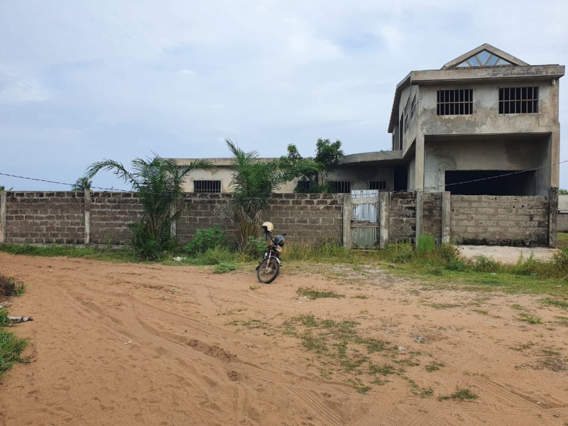 Ã€ Vendre : Villa InachevÃ©e Ã  centre AnÃ©ho, VodougbÃ© Assou-kondji