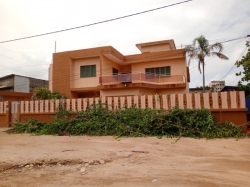 Villa R+1 à vendre à Akpakpa