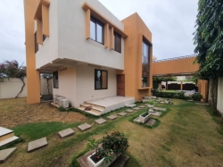 Ã€ Louer | Ã€ vendre : Magnifique Villa Ã  Baguida, CitÃ© BOAD